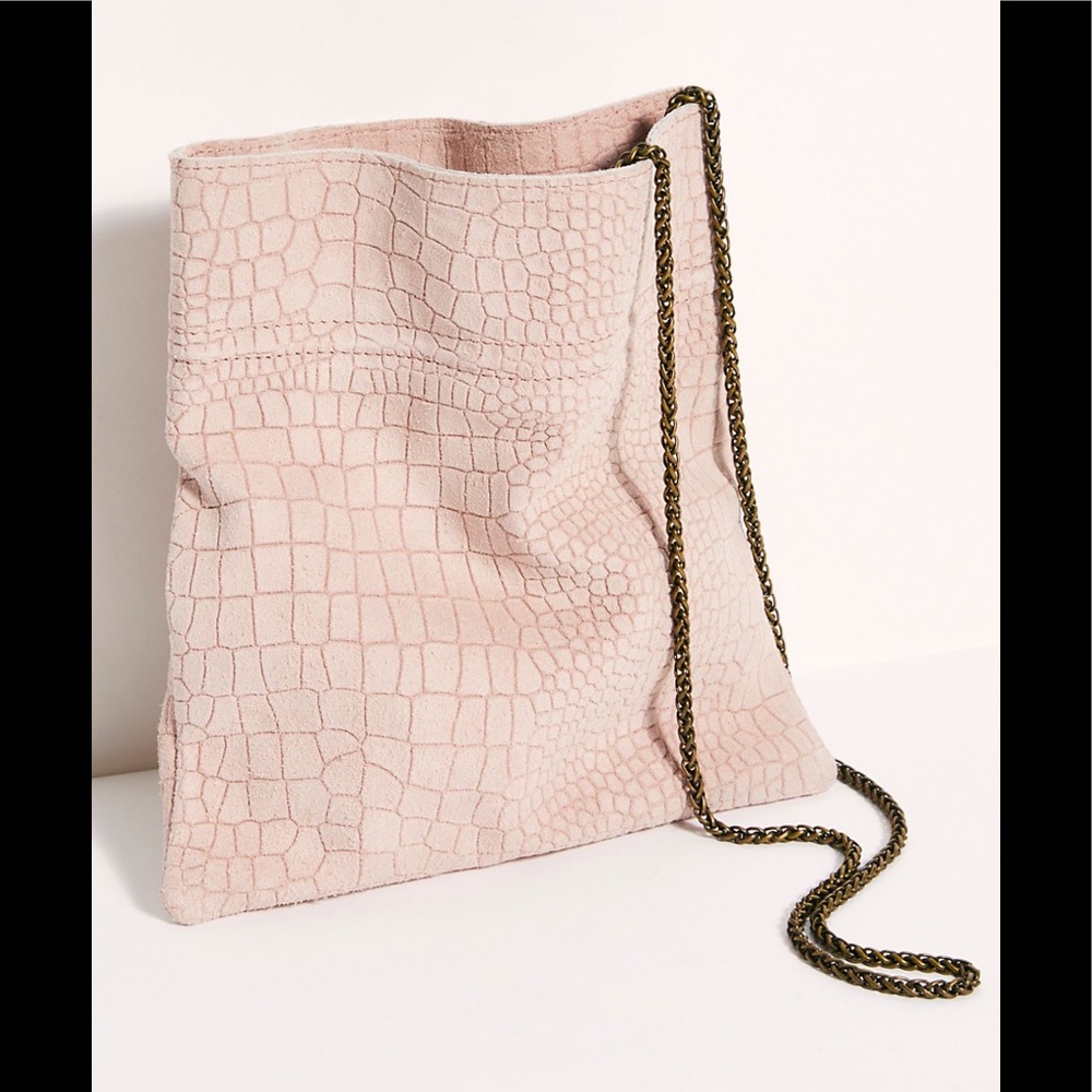 SOLD ⭐️⭐️⭐️HP 7/20⭐️⭐️⭐️Free People Suede Bag